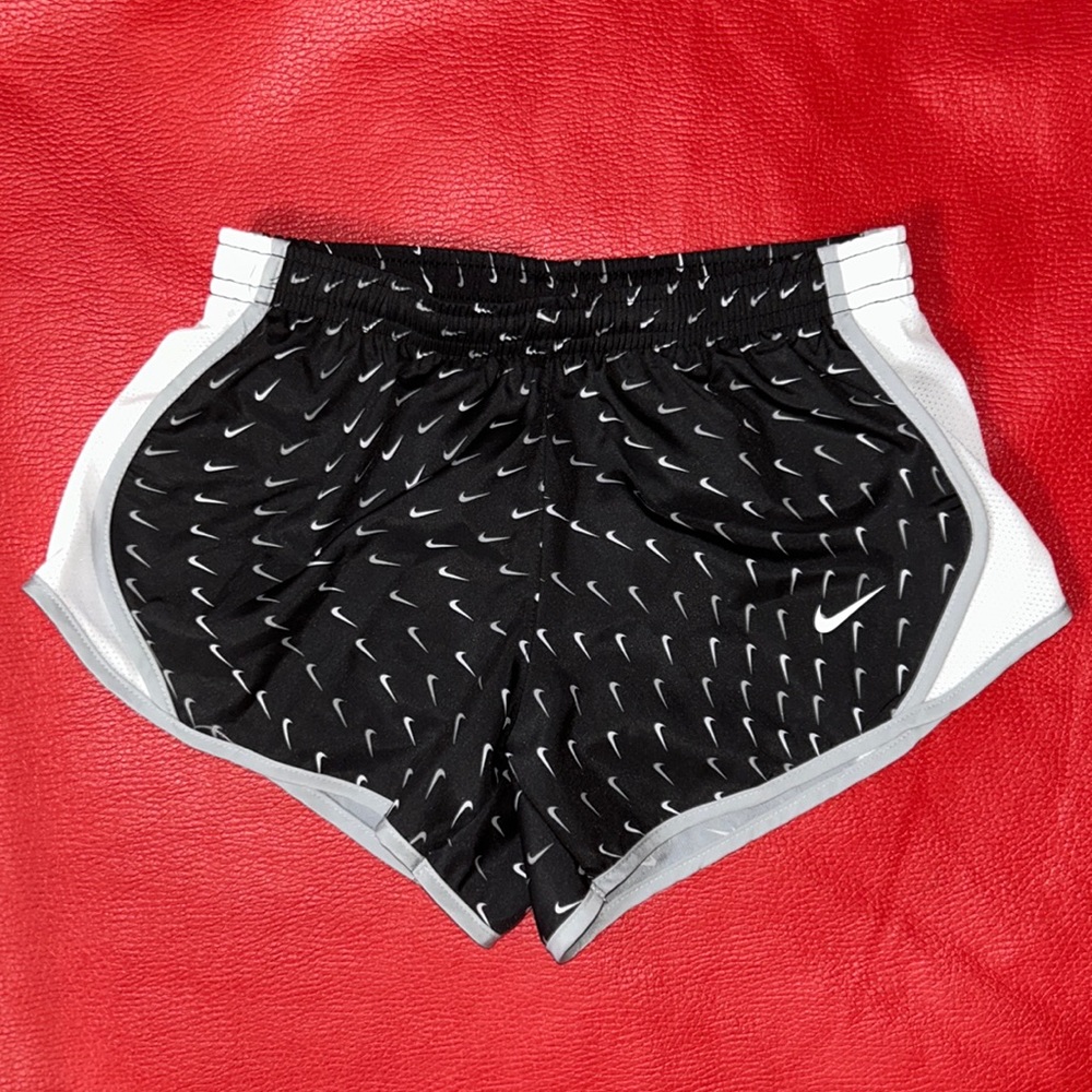 Nike Girls’ Dry Tempo Running Shorts